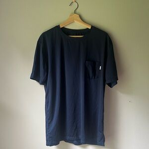 Vuori Men's Navy Blue T-Shirt